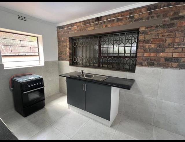 1 bed property to rent in GLENVISTA